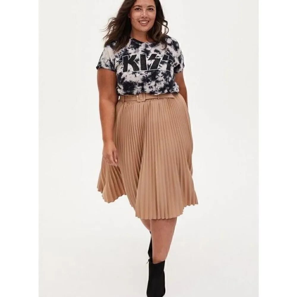 Torrid Kiss Crew Tee - Tie-Dye Black & WhiteSize 3 Plus Size